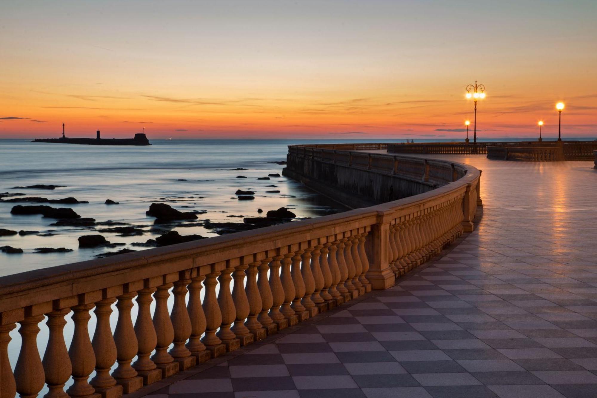 Hotel Mediterraneo Stagno Esterno foto