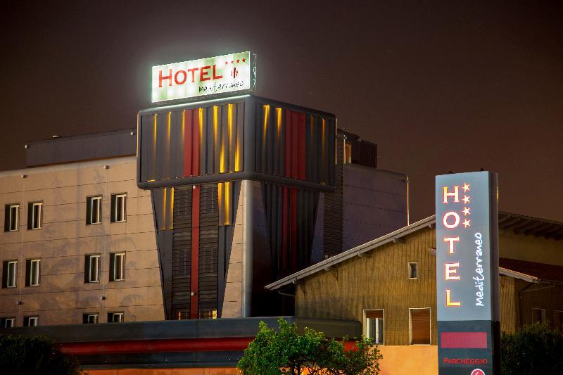 Hotel Mediterraneo Stagno Esterno foto
